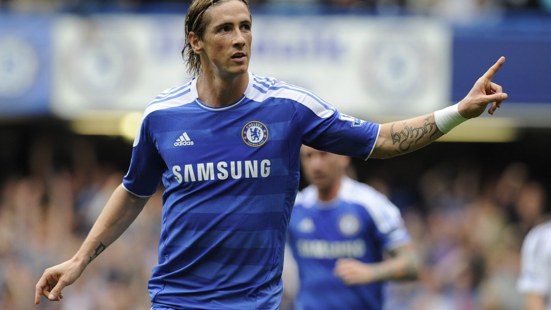 开云体育在线入口-佛罗伦萨前锋连入两球，助球队轻松击败对手，佛罗伦萨 前锋